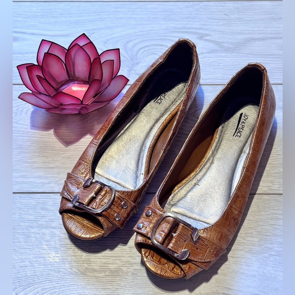 Joy & Peace Flats - Size 8